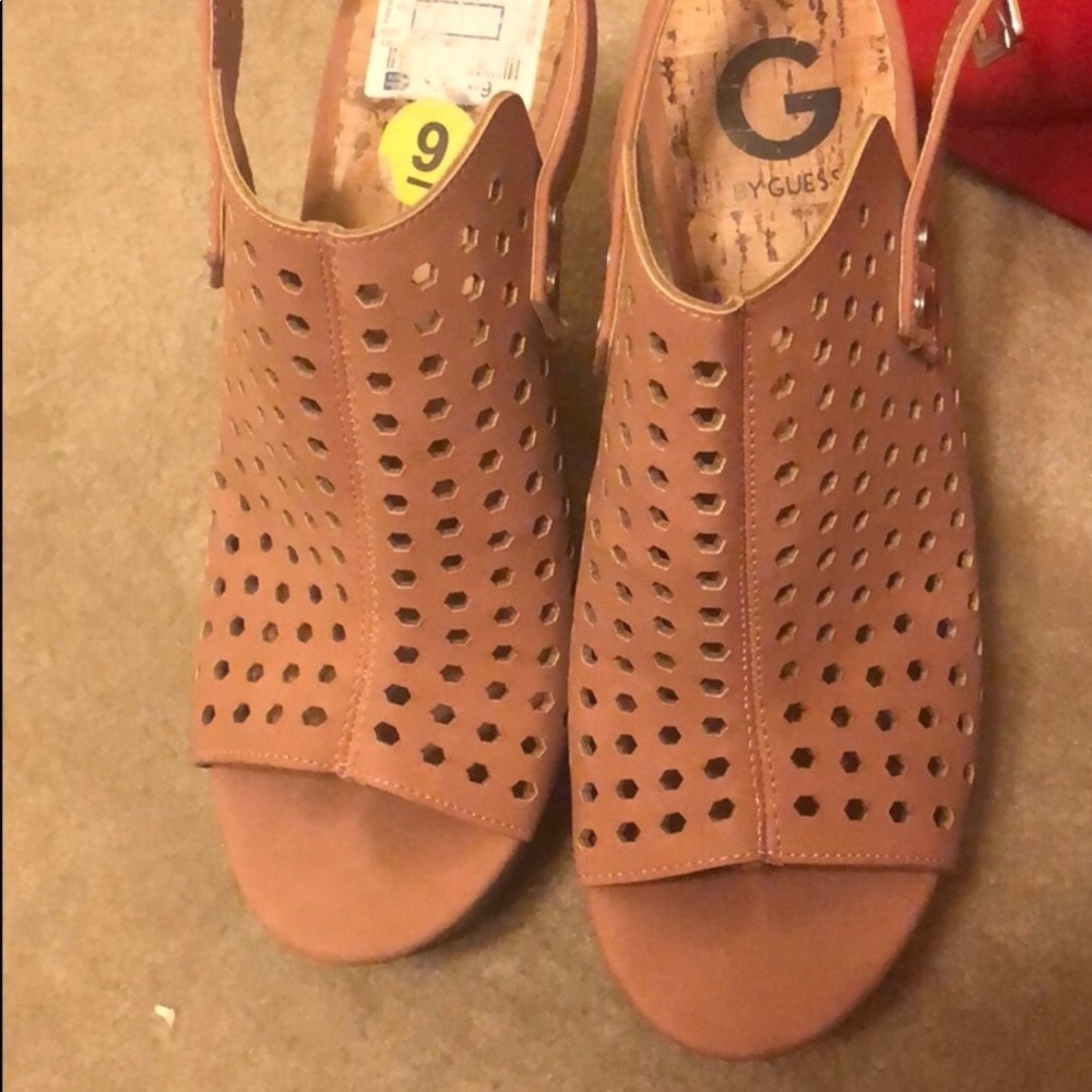 Baby pink  ( pale pink) clogs size US 9 Wide